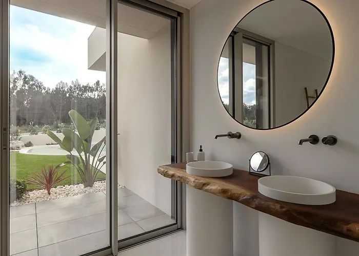 Lagoon 56 Deluxe Villa *